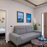Cozy Rena Luxury With Free Private Parking