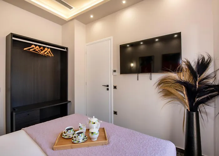 アパート Cozy Rena Luxury With Free Private Parking ハニア