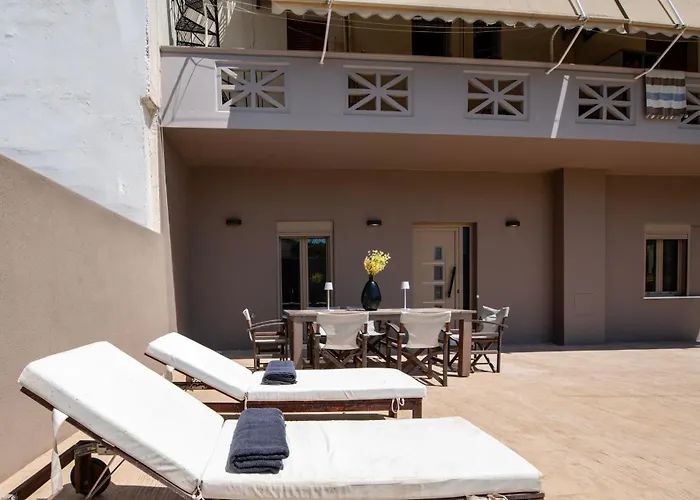 Cozy Rena Luxury With Free Private Parking アパート ハニア