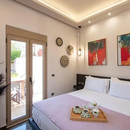 Cozy Rena Luxury With Free Private Parking