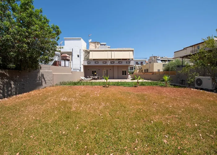 Cozy Rena Luxury With Free Private Parking Hanya